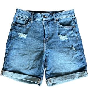 NWOT Simply Vera Vera Wang High Waisted 7” Roll Cuff Bermuda Denim Shorts Size 6